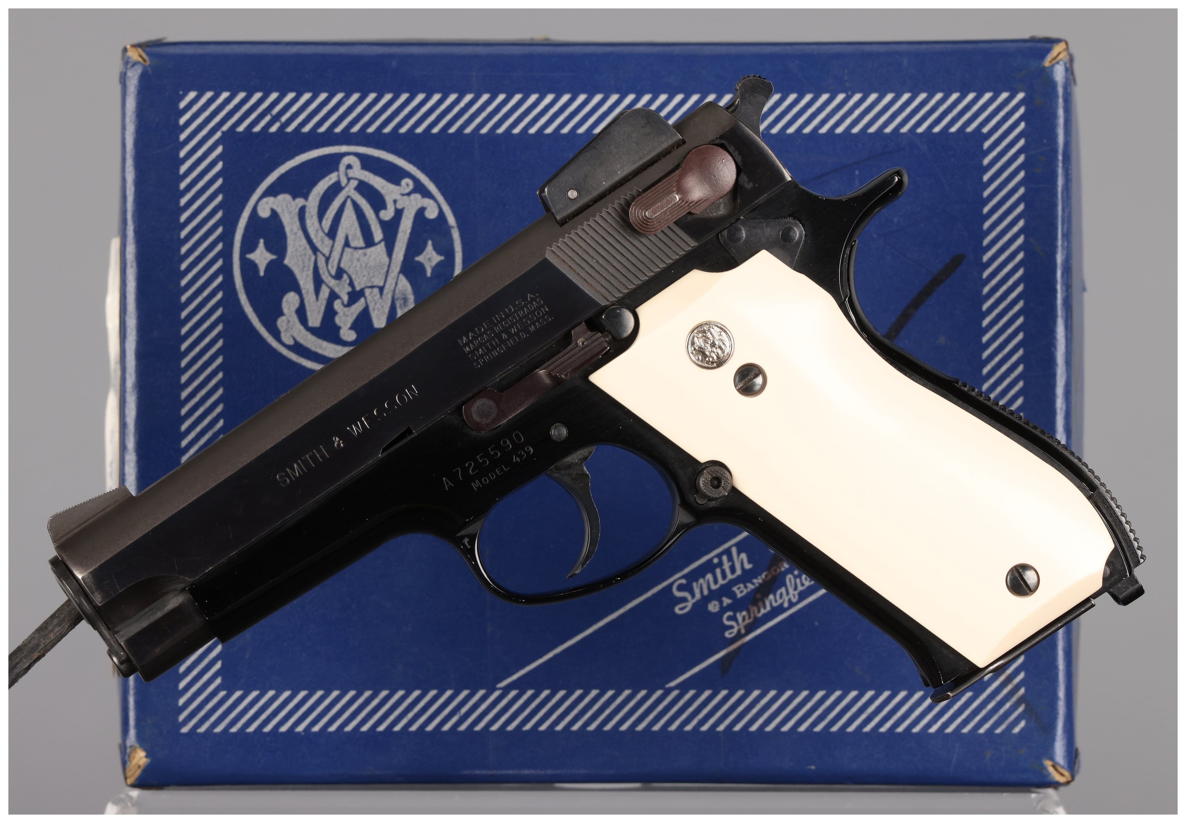 Smith & Wesson 439 Pistol