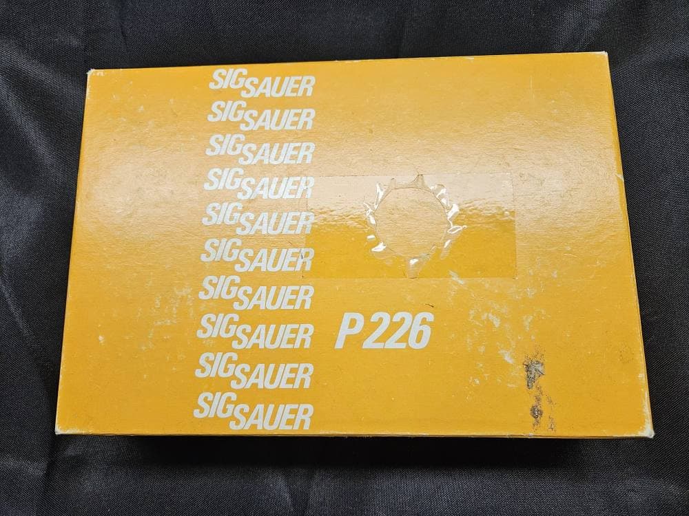 1986 Sig Sauer P226 (Tysons Corner - VA)