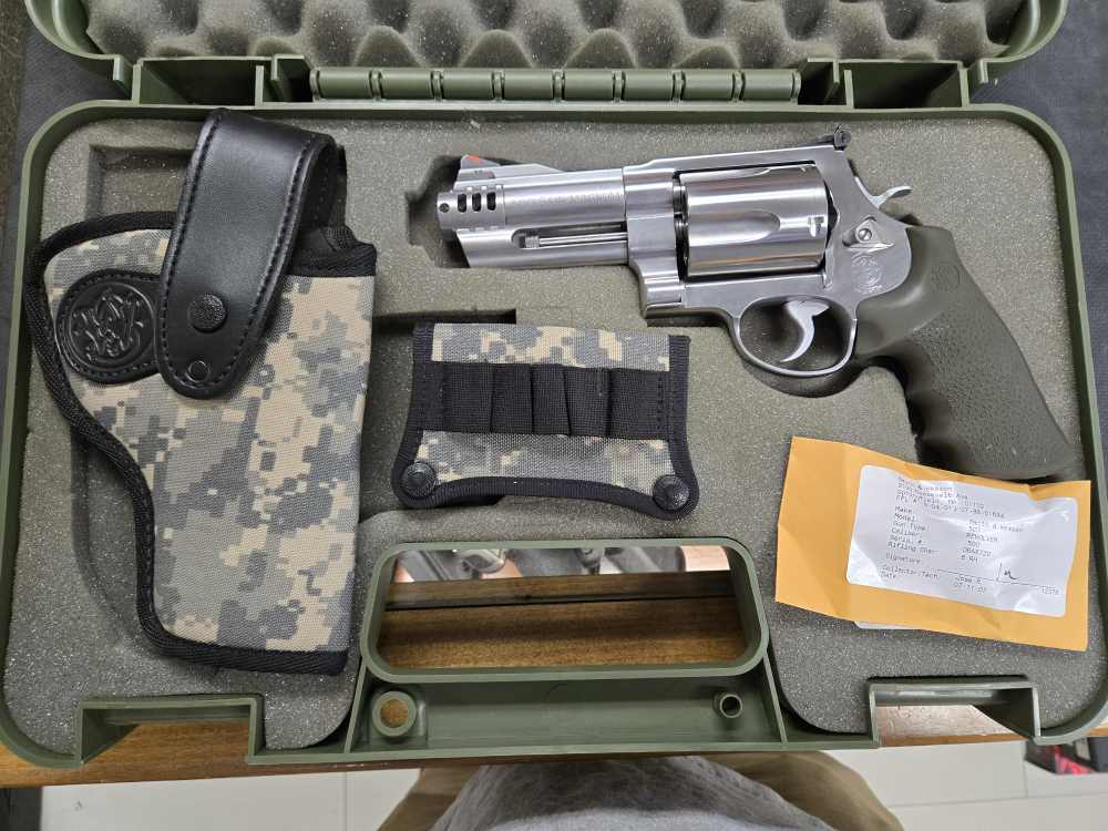Smith & Wesson 500 S&W Magnum 4in Barrel Like New Revolver Rare Green Combo