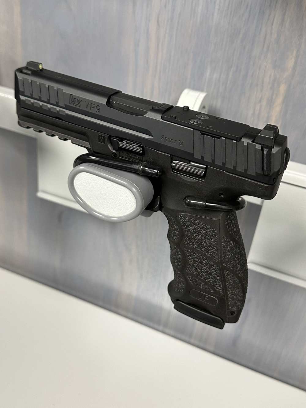 Used H&K VP9 OR 2x 17+1 Mags w/Box - NO CC FEES