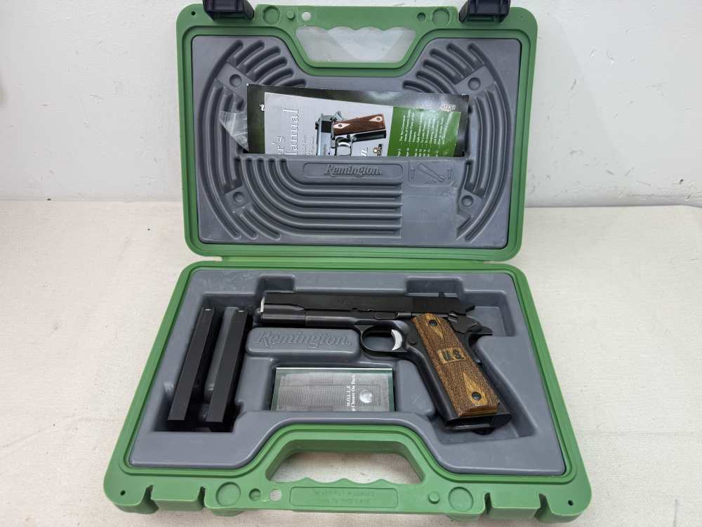 Remington 1911 R1 .45 ACP Semi Auto Pistol NEAR NEW!