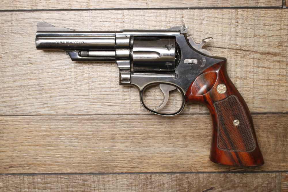 Smith & Wesson 19-3 357 Magnum Revolver MISSING RELEASE BUTTON