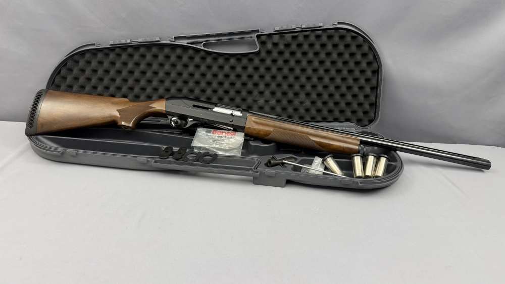 Benelli Montefeltro Super 90 1993 12GA 26" Walnut 5 Chokes Case