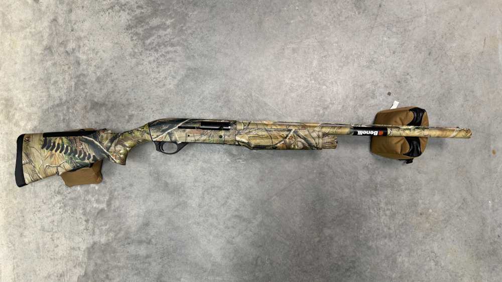 Penny Start! Benelli M2 Field 12GA Realtree APG - Like New!