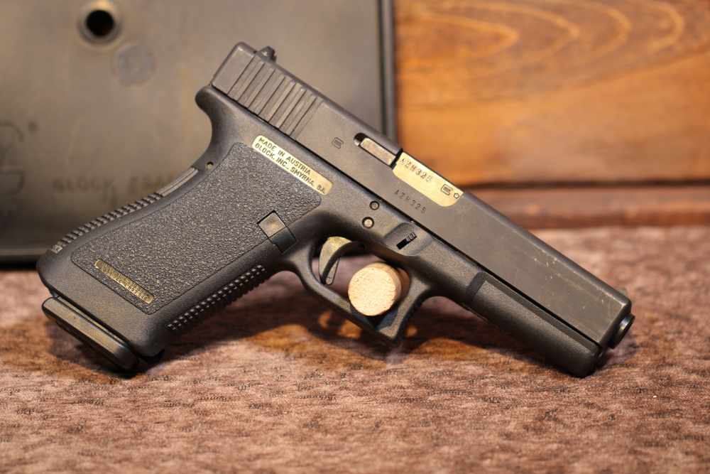 2nd Gen Glock 20 10mm Auto 4.5" w/ Box Three Magazines