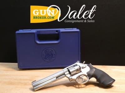 Smith & Wesson 617-4 - .22 LR - w/ Case - S&W 617 Stainless - 10 Shot - C