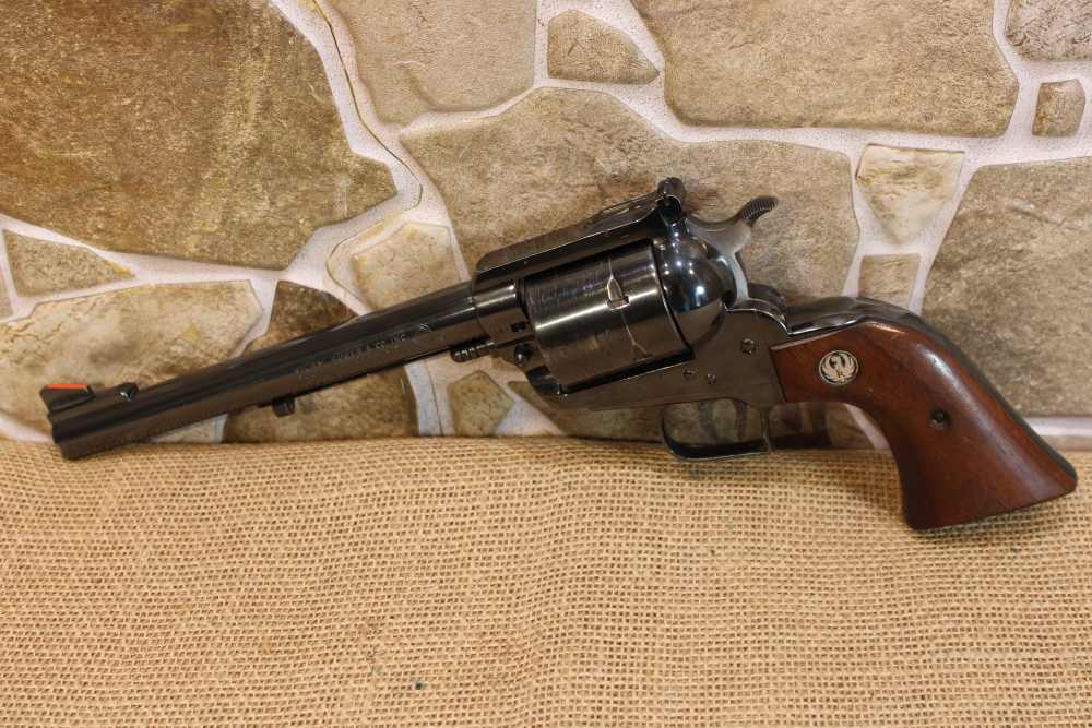 RUGER SUPER BLACKHAWK 44 MAG REVOLVER