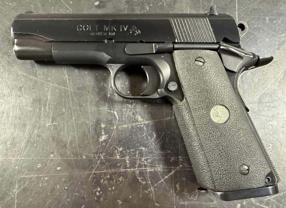 COLT 1911 COMBAT COMMANDER 45acp
