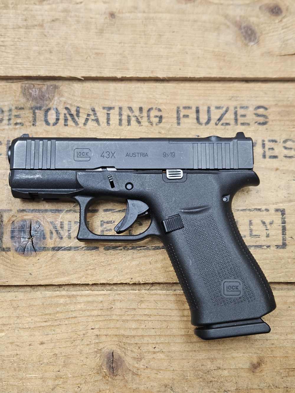 Glock 43x + One Mag + Factory Case