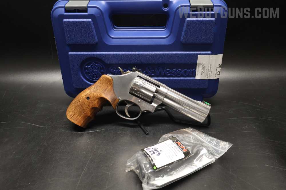 Smith and Wesson 617-6 Revolver .22 Long Rifle