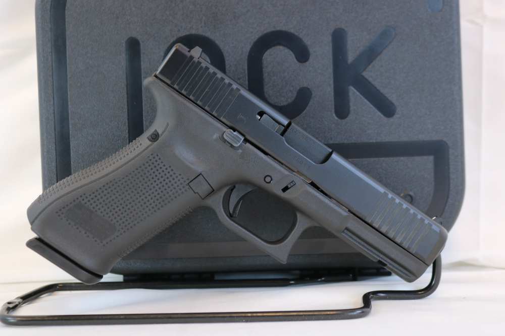 GLOCK 22 GEN 5 40 S&W 3-15 RD W/ BOX