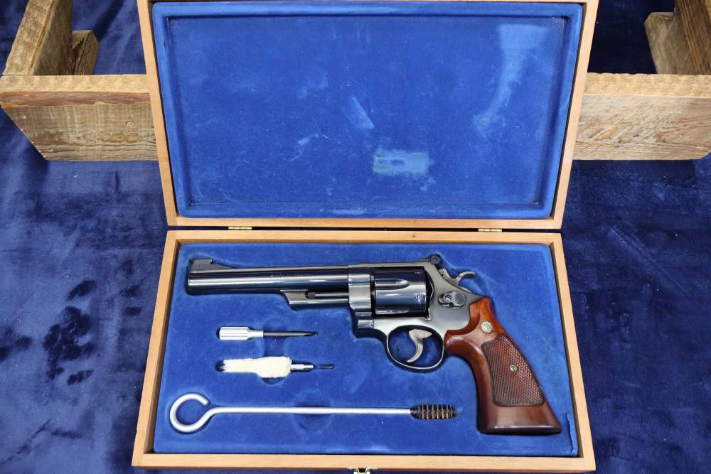 GORGEOUS SMITH & WESSON 25-5 6.5" BLUED 45 COLT 3T'S W/ WOOD CASE 1985