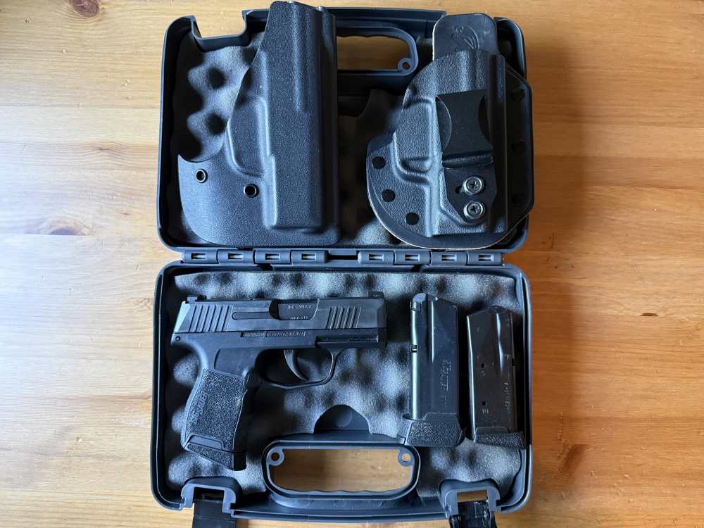 Sig Sauer P365 Carry Package (2 Vedder Holsters and 3 mags!)