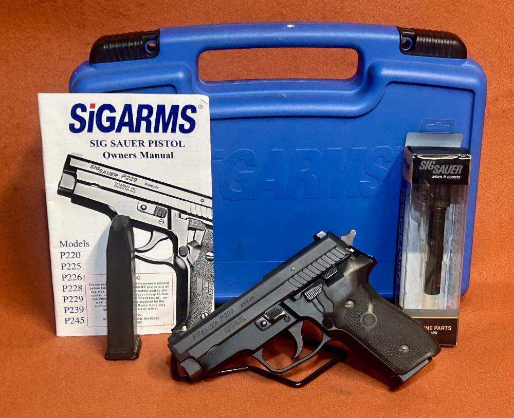Sig Sauer P229 .357sig w/ spare 9mm barrel