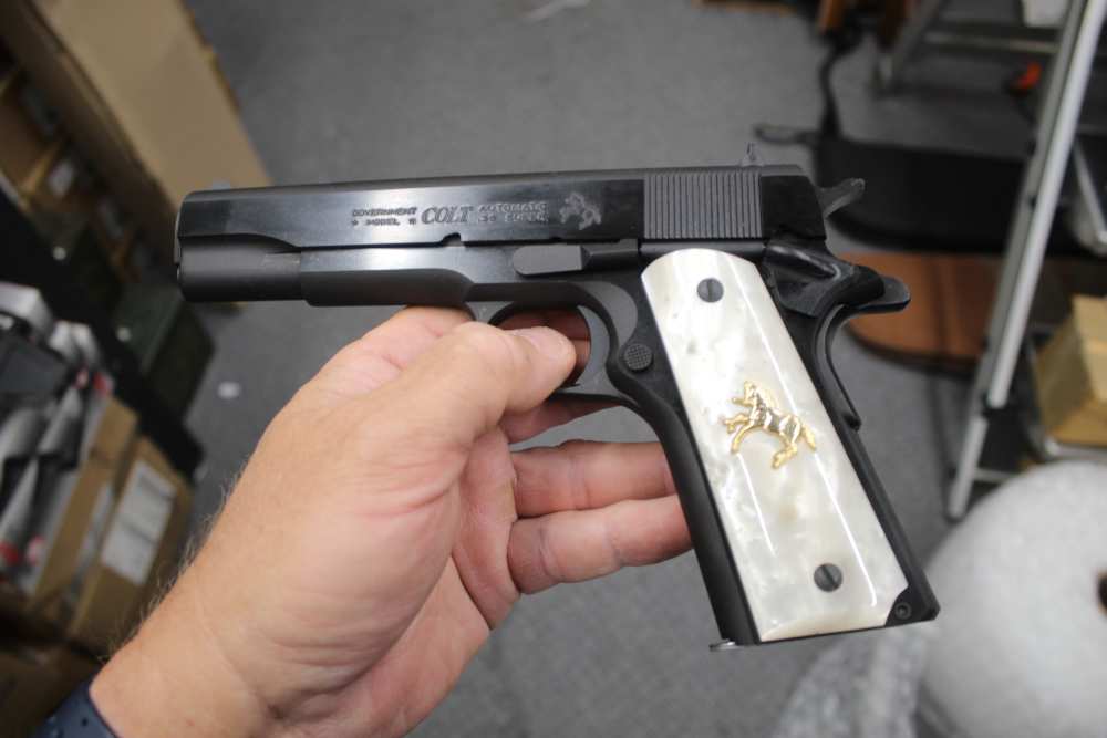 COLT 1911 IN 38 SUPER IS LIKE NEW NO RESERVE