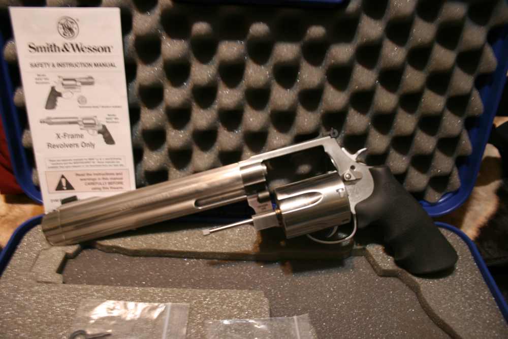 S&W 500 8 3/8" Barrel 5 shot stainless steel revolver