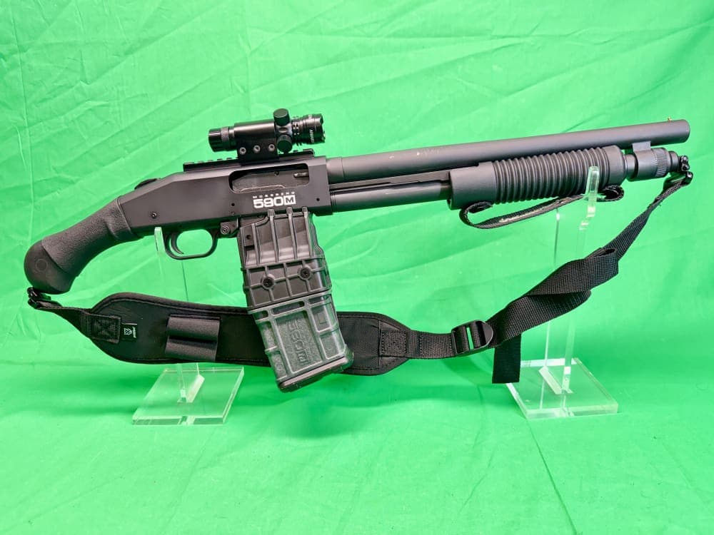 Mossberg 590M 12 Gauge 590 M mag fed Shockwave 1-10rd Shotgun Green Beam