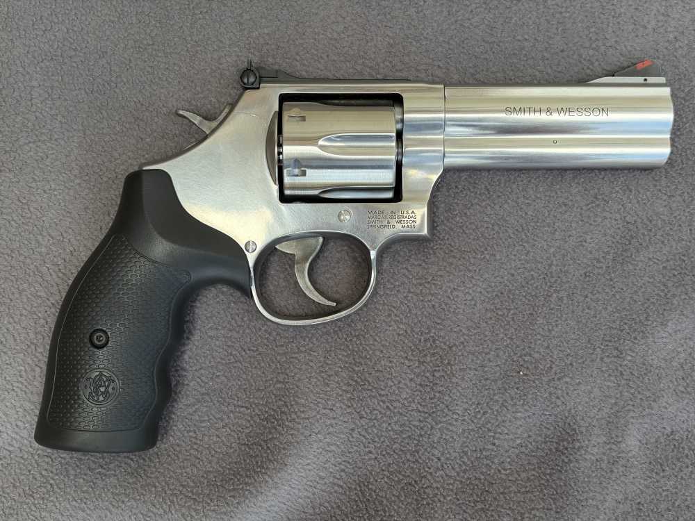Smith & Wesson 686 .357 Mag Stainless Revolver