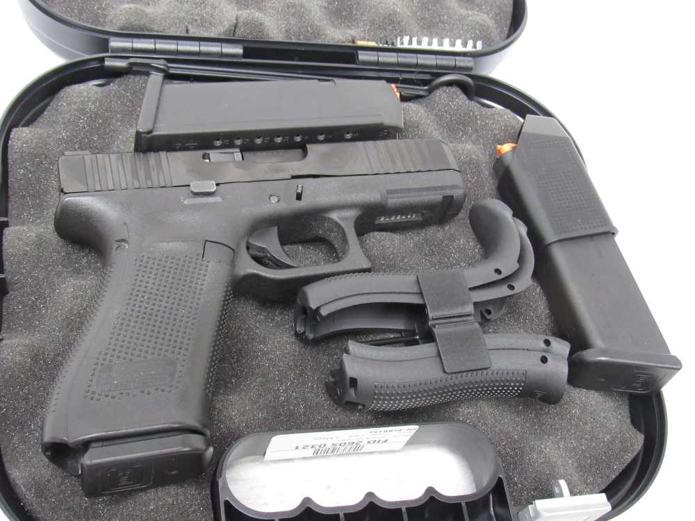 In Case Glock 45 9mm w/Night Sights 3 mags & Accessories No Resv