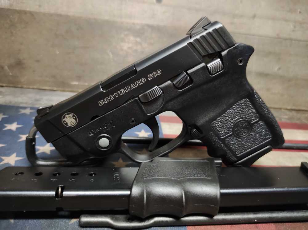 GREAT COND SMITH & WESSON Bodyguard .380Acp w/LaserSight&2Mags 2.75"Brl NR!